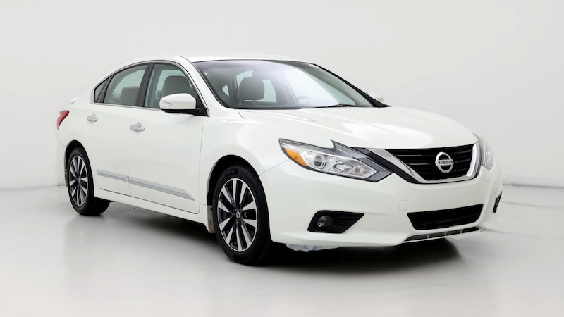 2017 Nissan Altima SL Hero Image