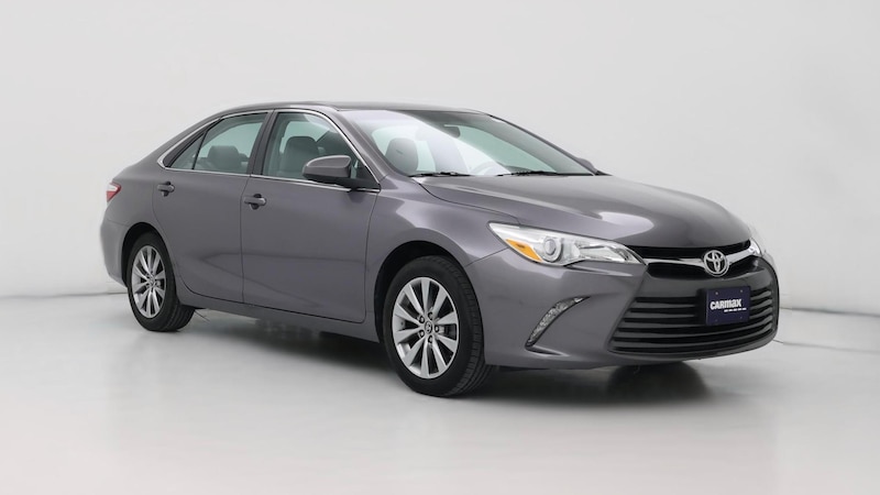 2017 Toyota Camry XLE Hero Image