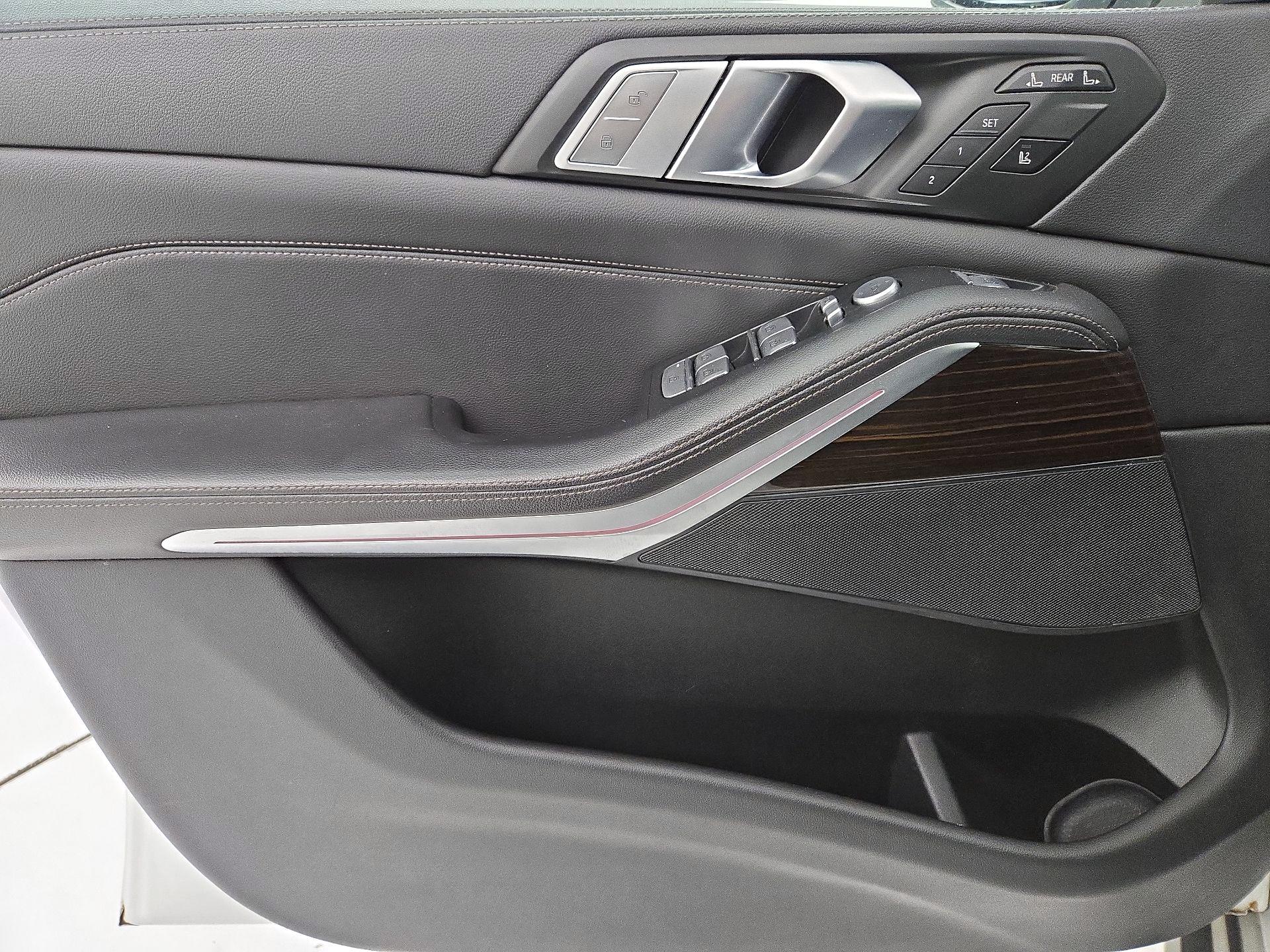 Thumbnail: 2020 BMW X7 - 12