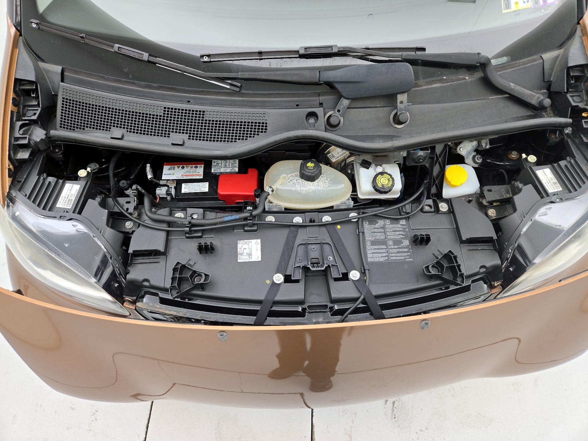 Thumbnail: 2016 smart fortwo - 18