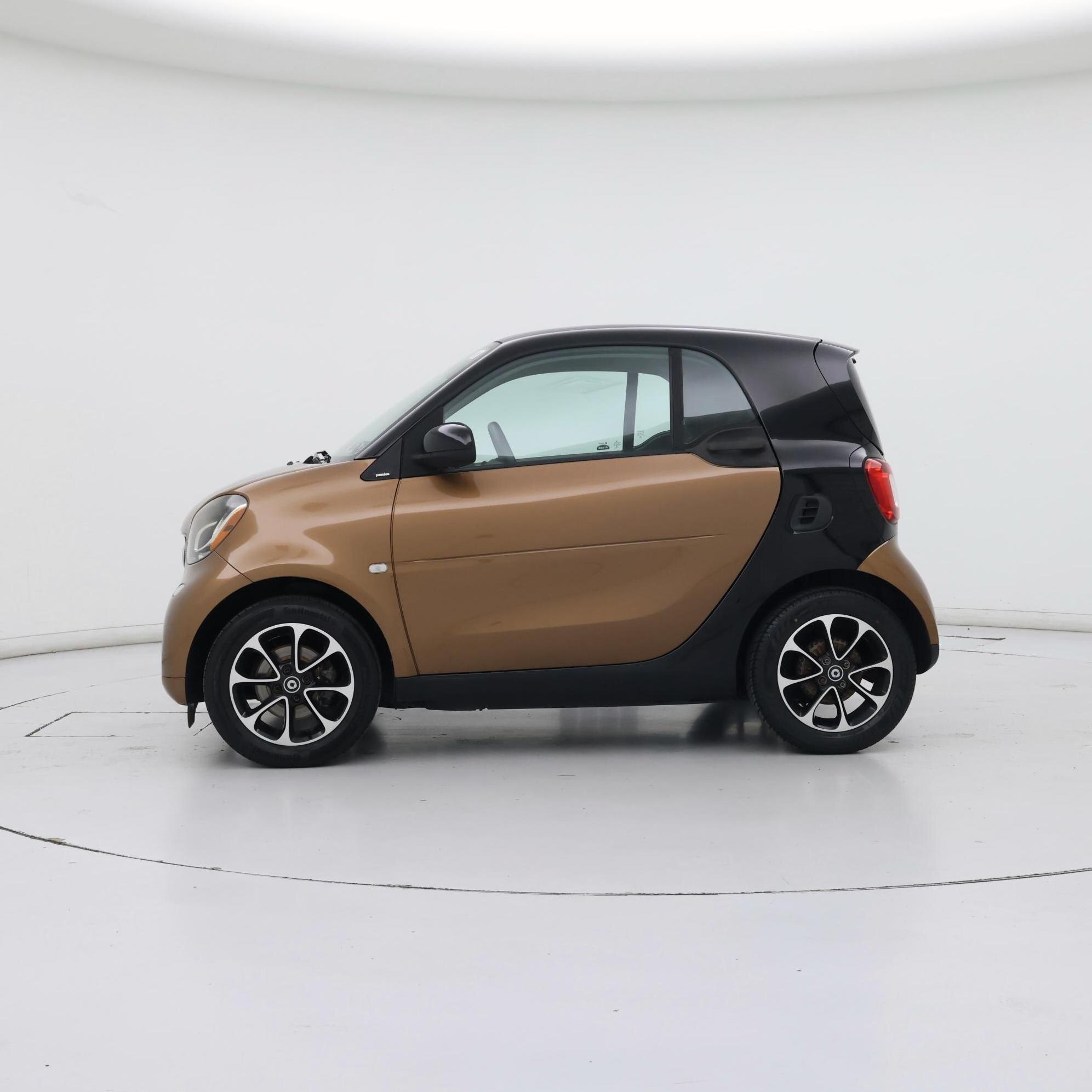 Thumbnail: 2016 smart fortwo - 3