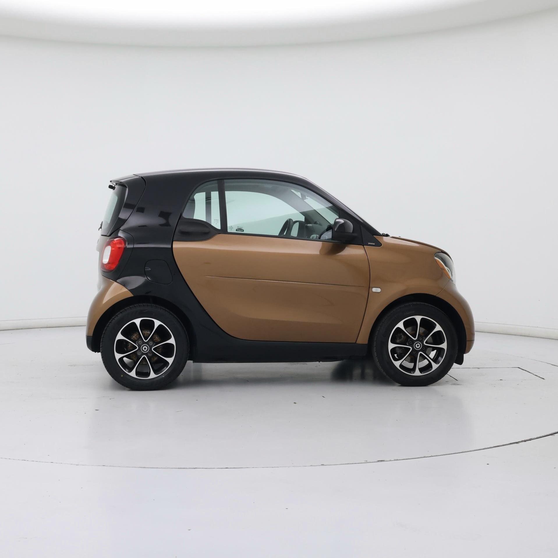 Thumbnail: 2016 smart fortwo - 7