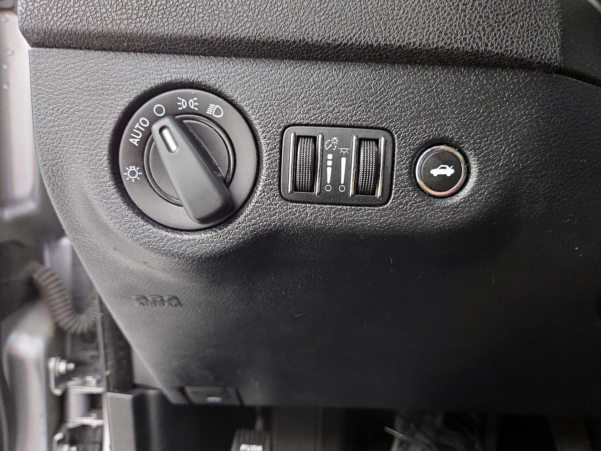 Thumbnail: 2014 Dodge Charger - 13