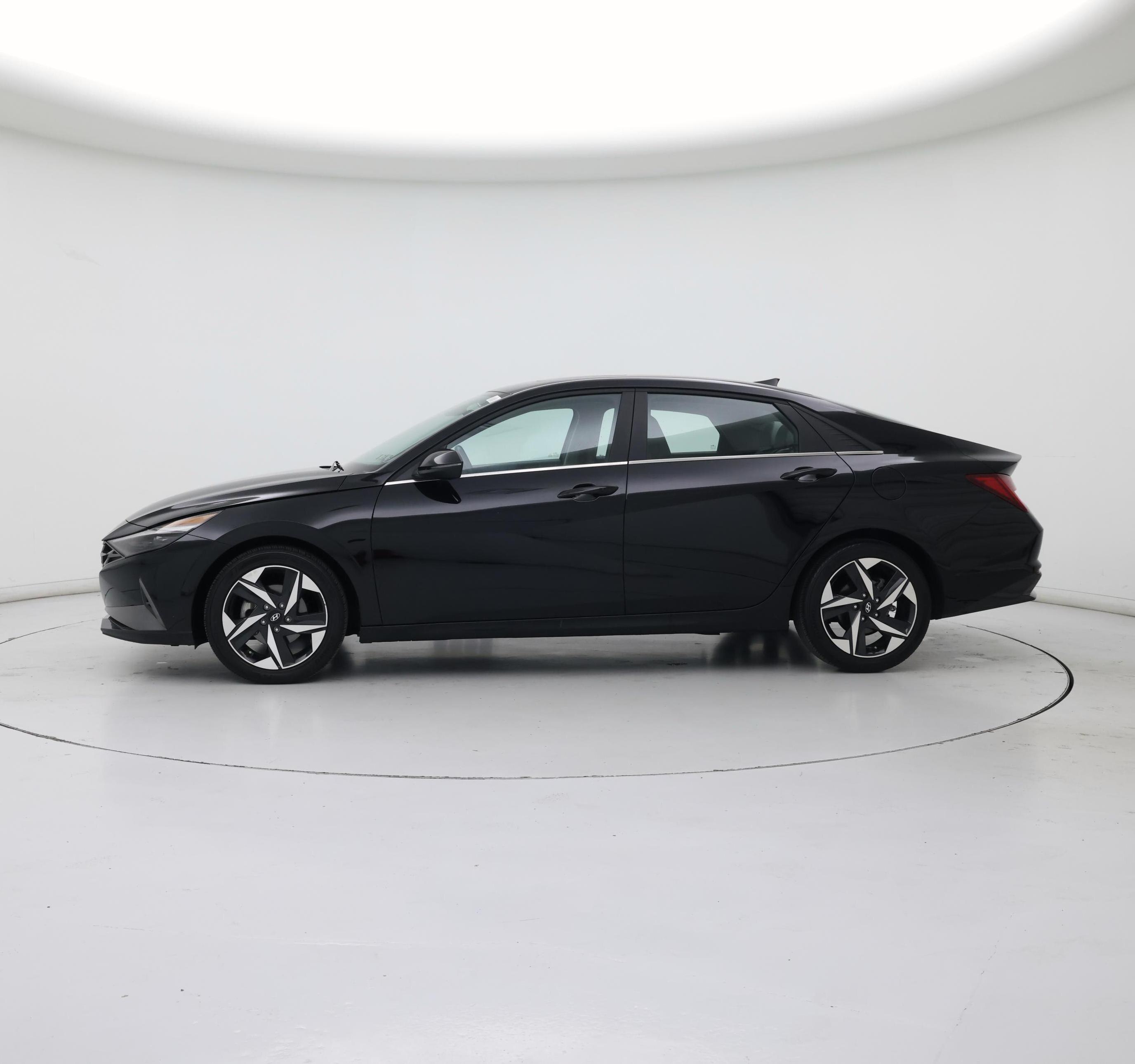 Thumbnail: 2023 Hyundai Elantra - 3