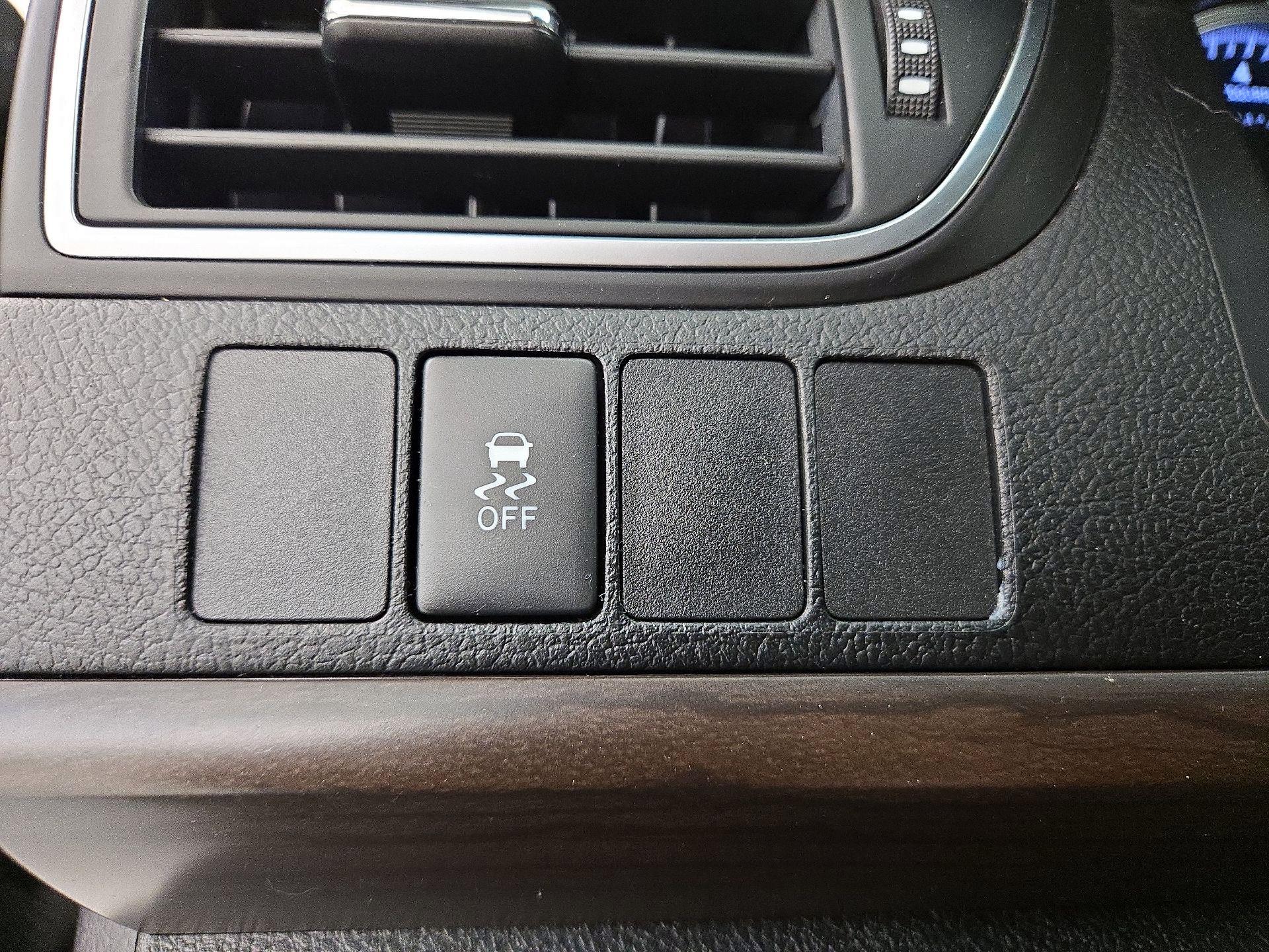 Thumbnail: 2016 Toyota Camry - 13