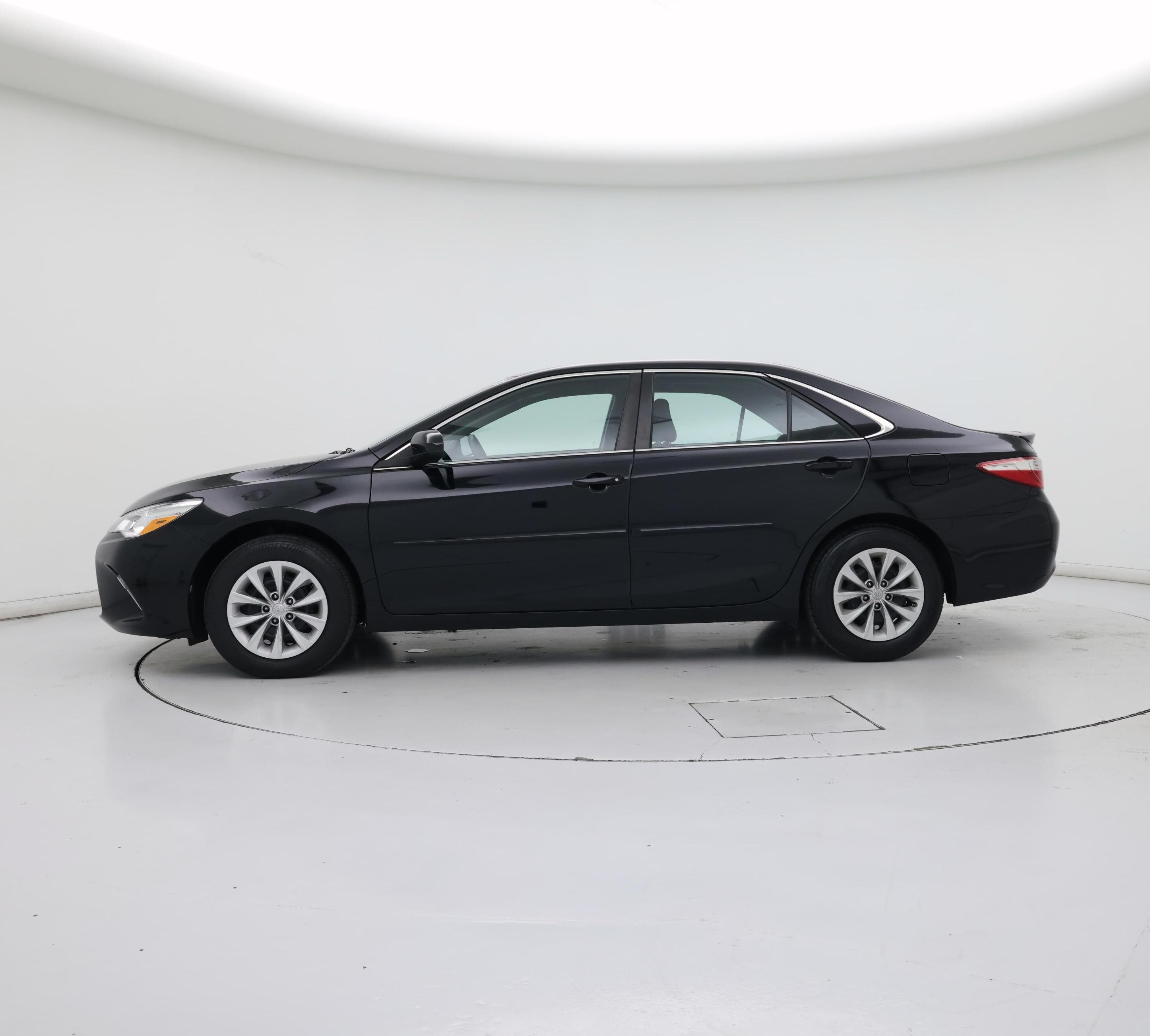Thumbnail: 2016 Toyota Camry - 3