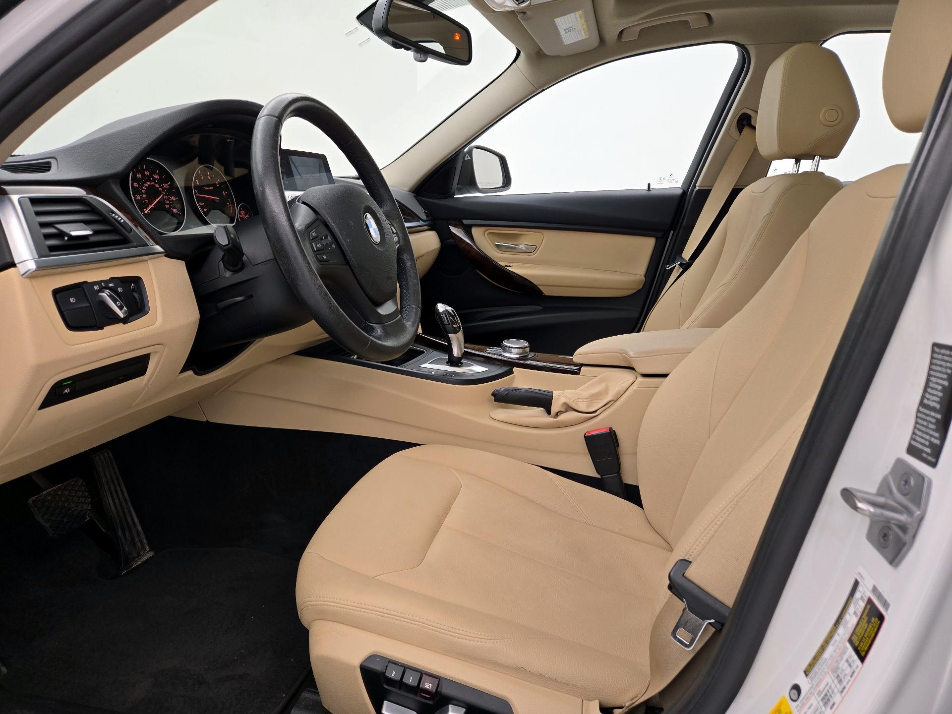 Thumbnail: 2018 BMW 3 Series - 11