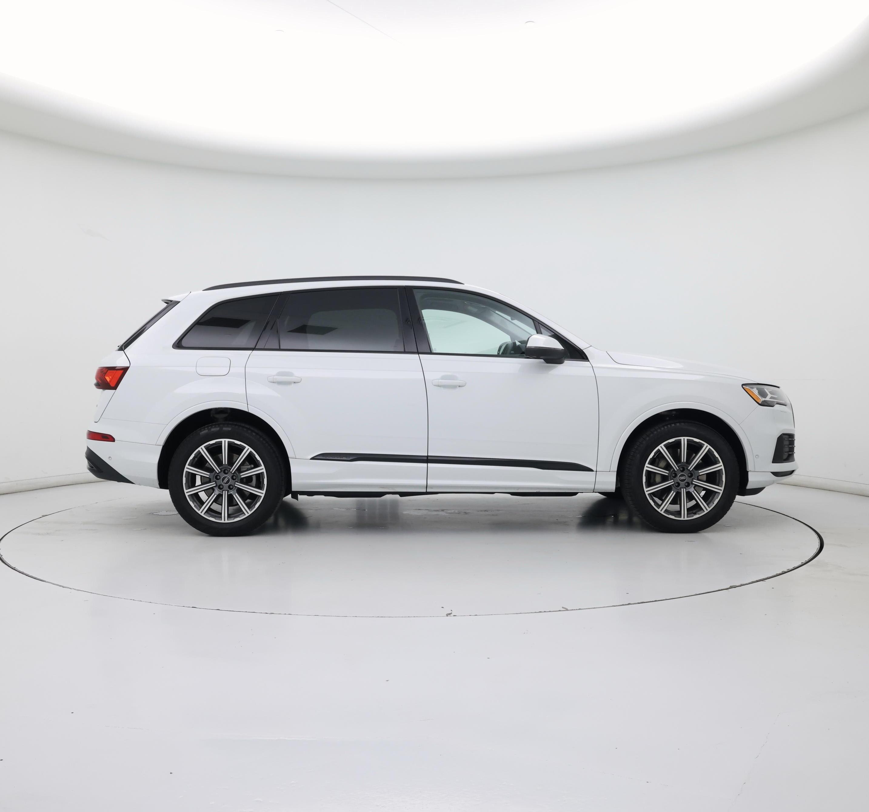 Thumbnail: 2023 Audi Q7 - 7