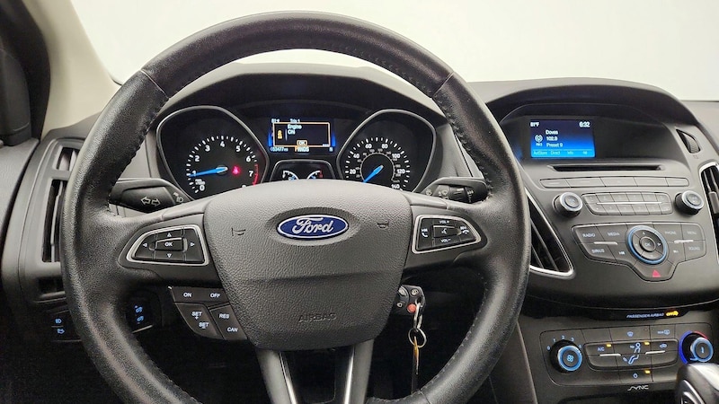 2015 Ford Focus SE 10