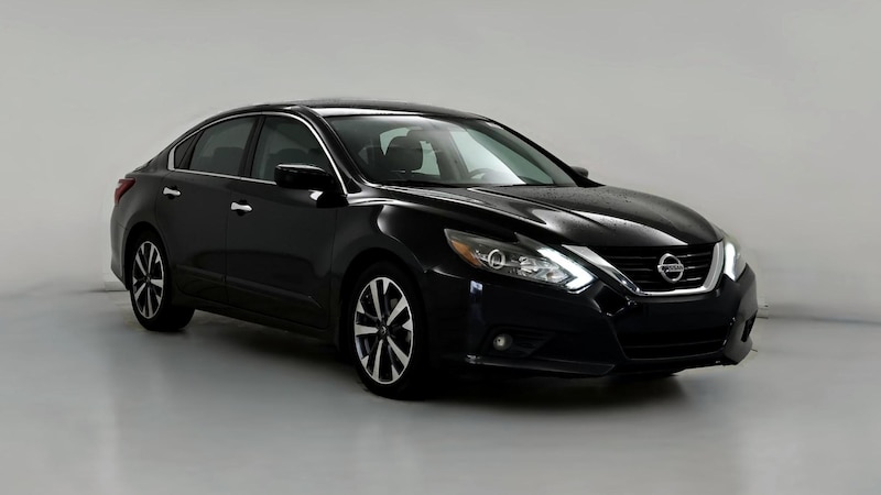 2017 Nissan Altima SR Hero Image
