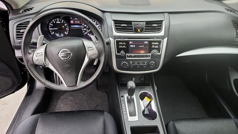 2017 Nissan Altima SR 9