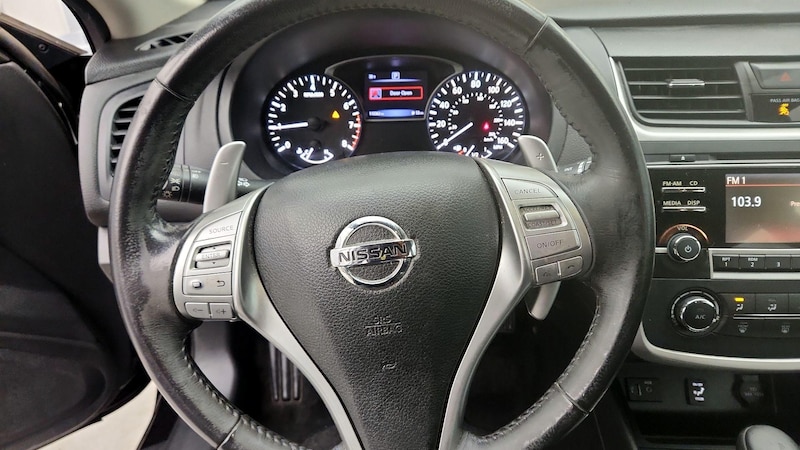 2017 Nissan Altima SR 10