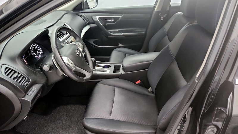 2017 Nissan Altima SR 11