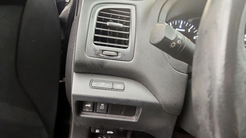 2017 Nissan Altima SR 13