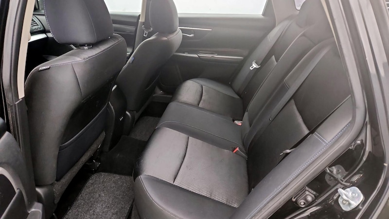 2017 Nissan Altima SR 19