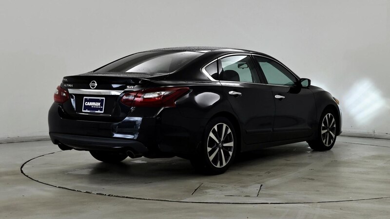 2017 Nissan Altima SR 8
