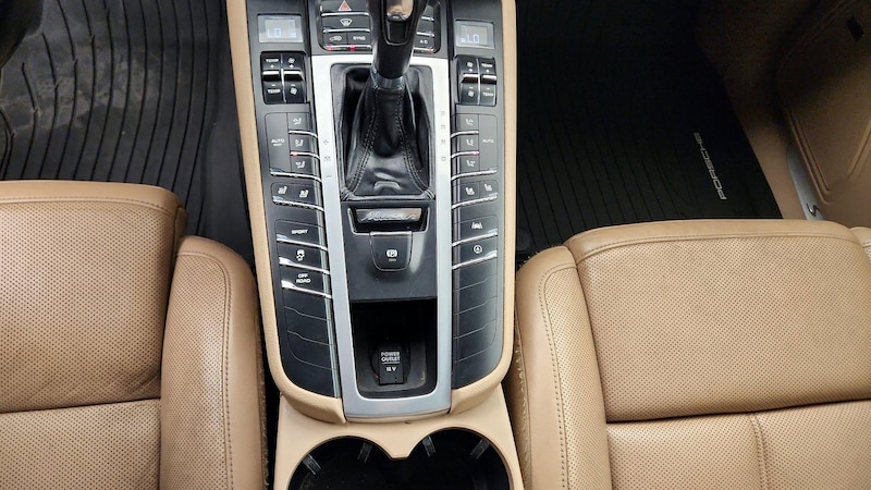 2020 Porsche Macan S 17