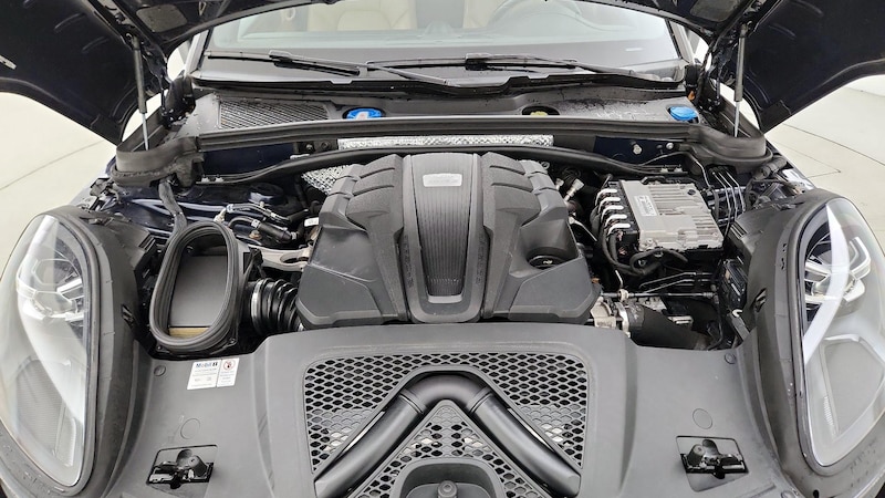 2020 Porsche Macan S 23