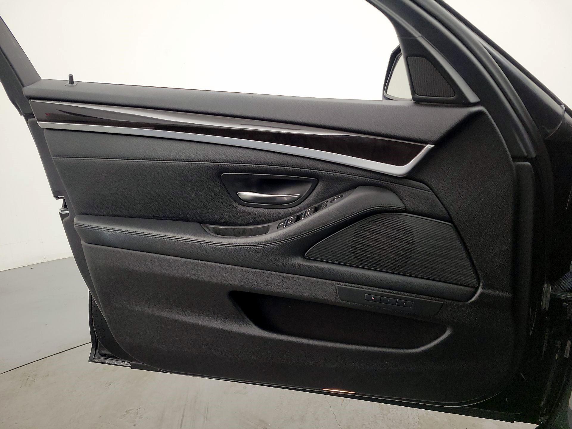 Thumbnail: 2014 BMW 5 Series - 12