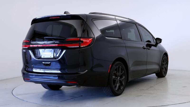 2023 Chrysler Pacifica Touring L 8