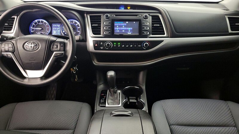 2014 Toyota Highlander LE 9