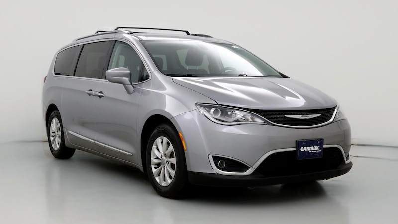 2018 Chrysler Pacifica Touring L Hero Image