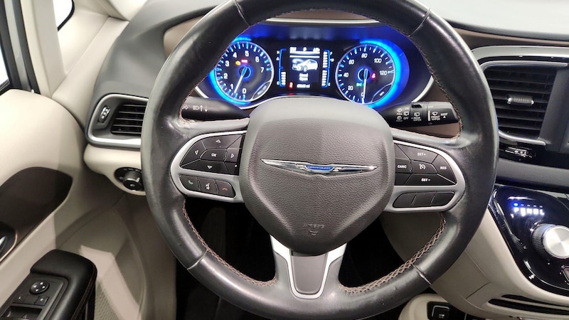 2018 Chrysler Pacifica Touring L 10