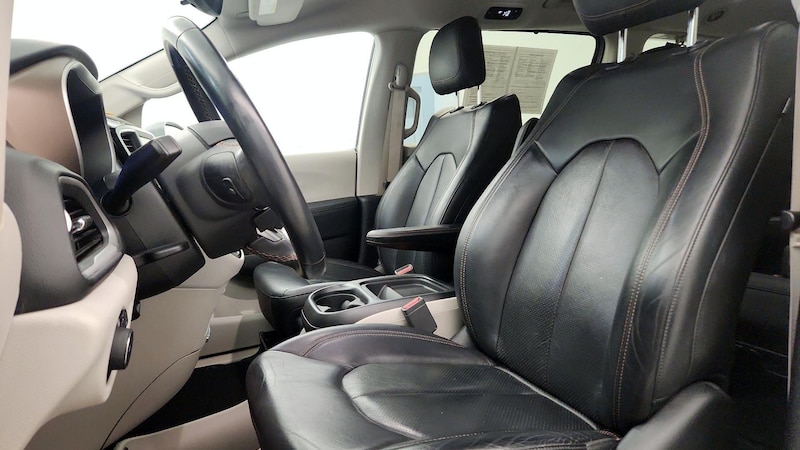 2018 Chrysler Pacifica Touring L 11