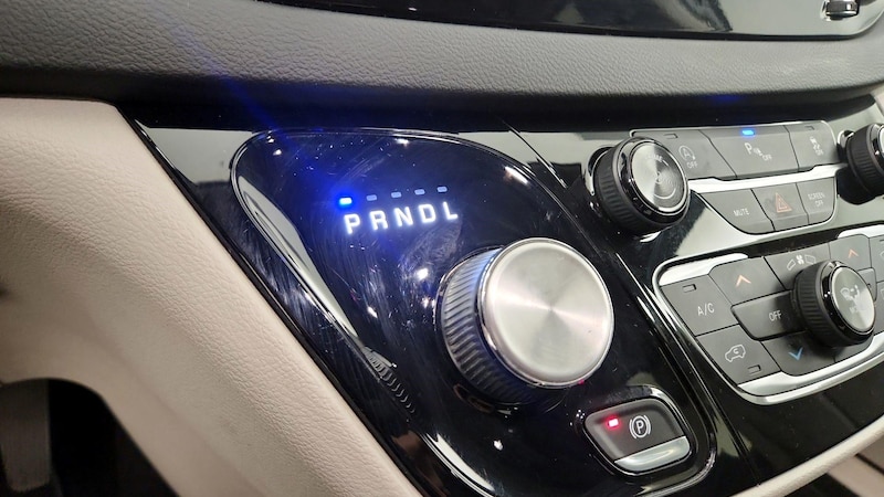 2018 Chrysler Pacifica Touring L 17