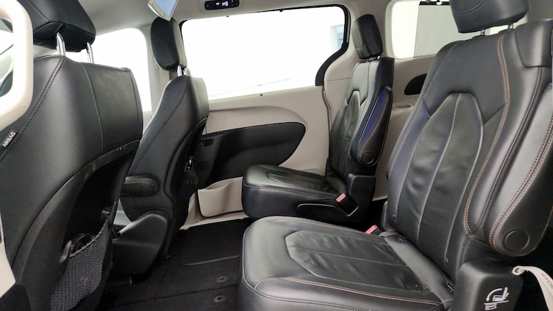 2018 Chrysler Pacifica Touring L 19