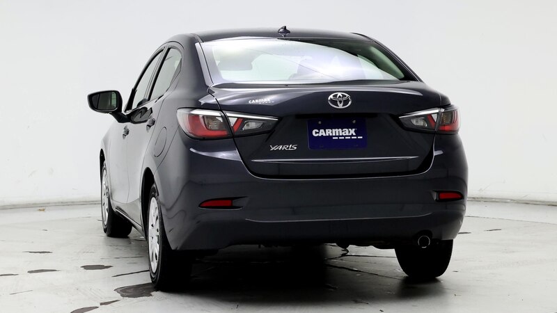 2019 Toyota Yaris L 6