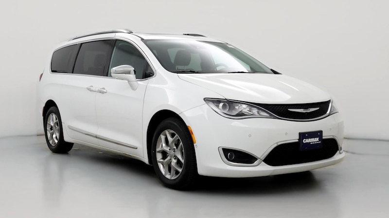 2017 Chrysler Pacifica Limited Hero Image