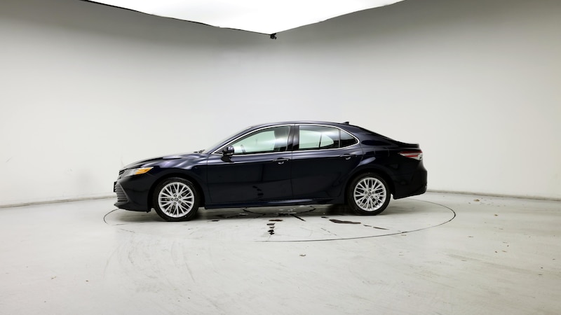 2019 Toyota Camry XLE 3