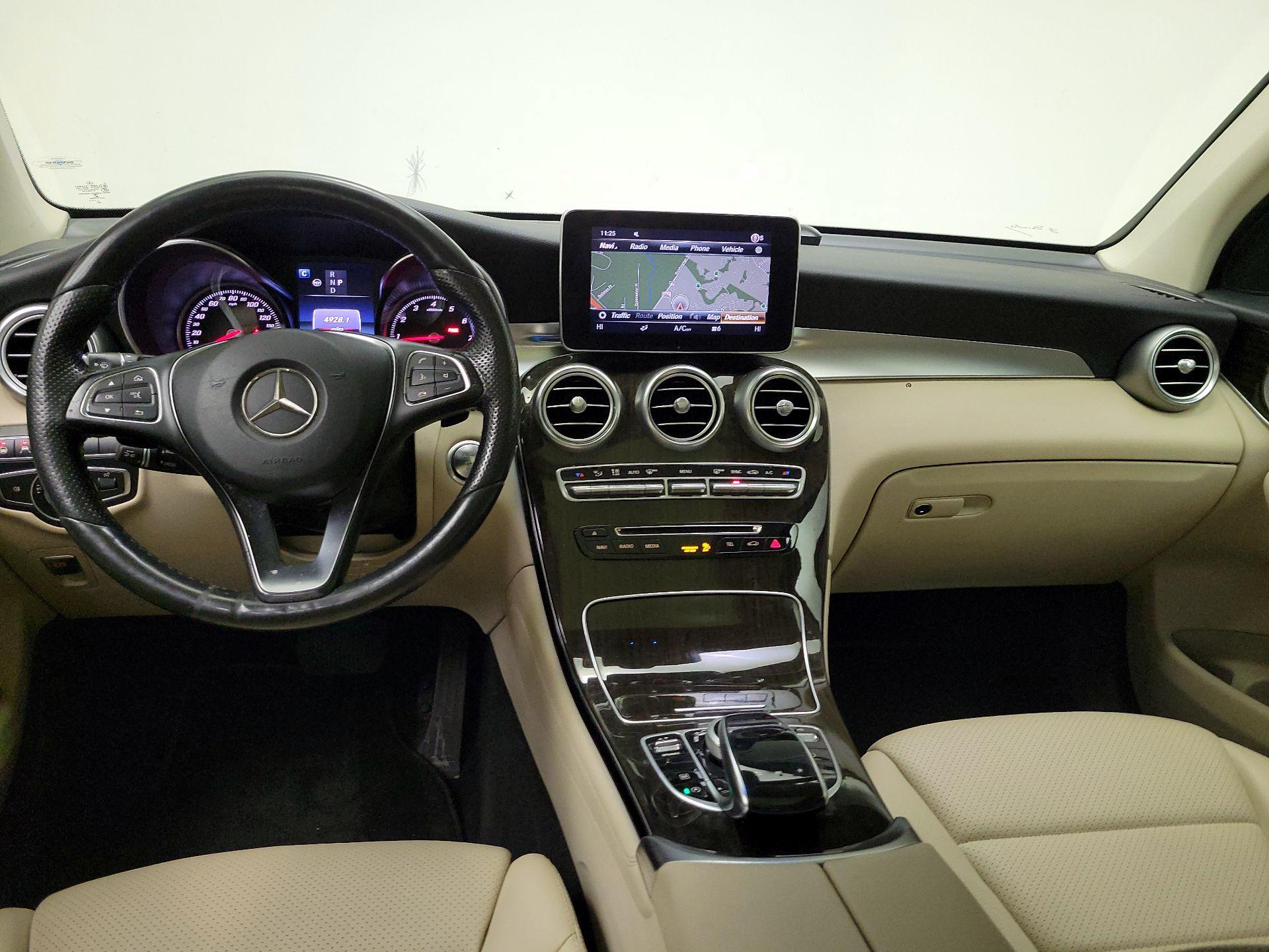 Thumbnail: 2017 Mercedes-Benz GLC - 9