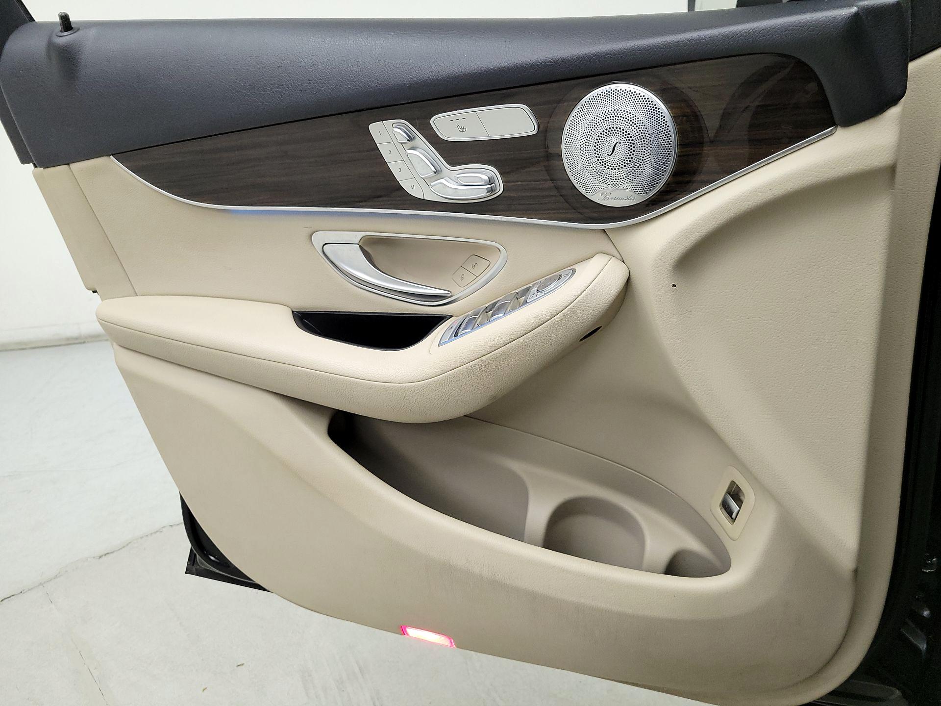 Thumbnail: 2017 Mercedes-Benz GLC - 12