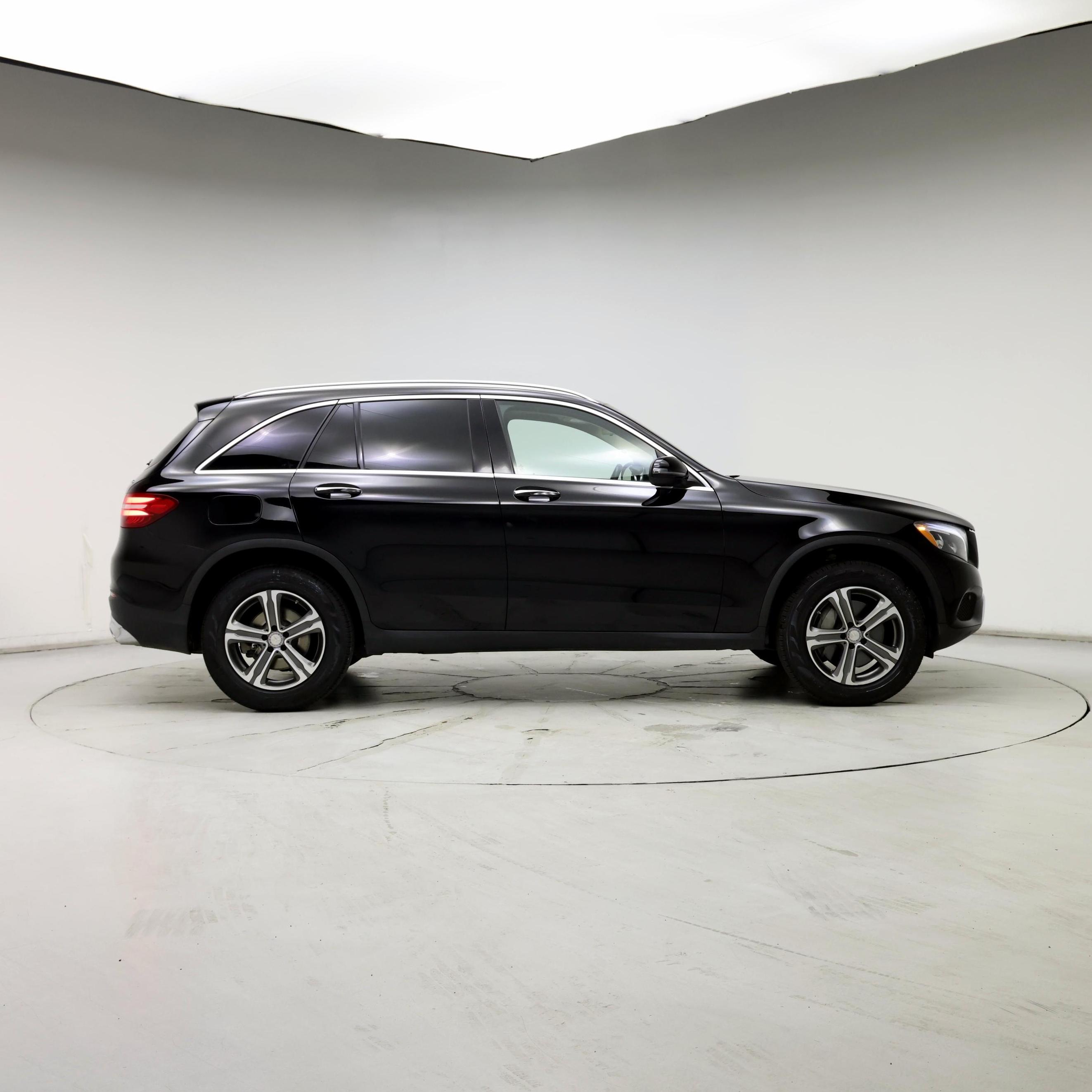 Thumbnail: 2017 Mercedes-Benz GLC - 7