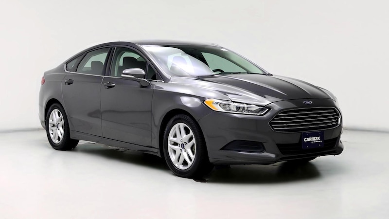 2016 Ford Fusion SE Hero Image