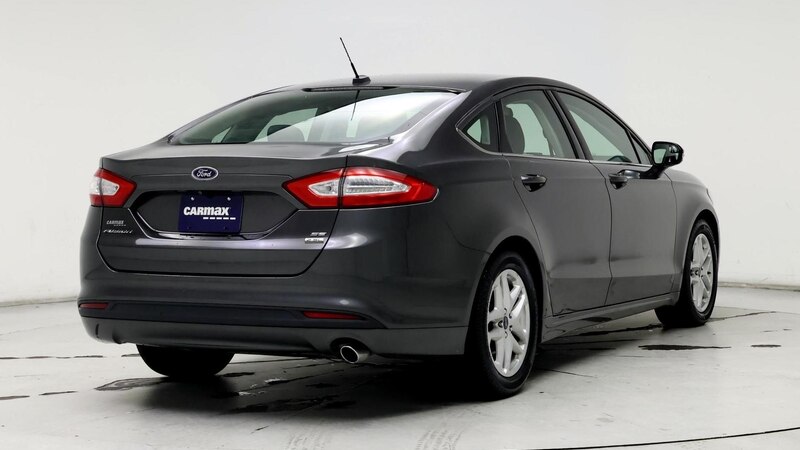 2016 Ford Fusion SE 8