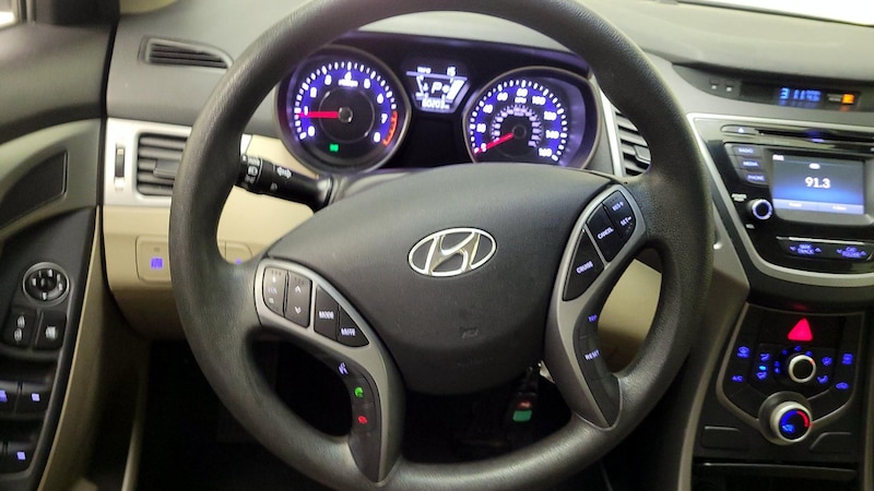 2016 Hyundai Elantra SE 10