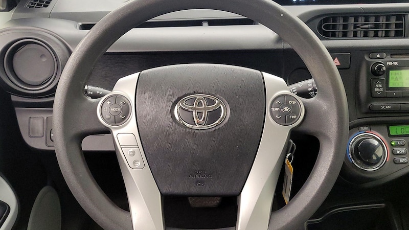 2014 Toyota Prius c One 10