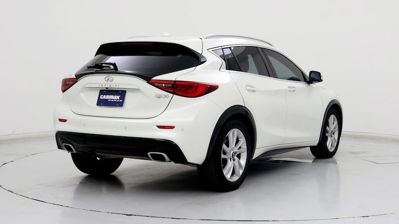 2017 INFINITI QX30 Premium 8