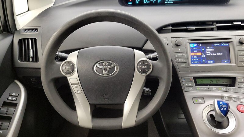 2013 Toyota Prius Two 10