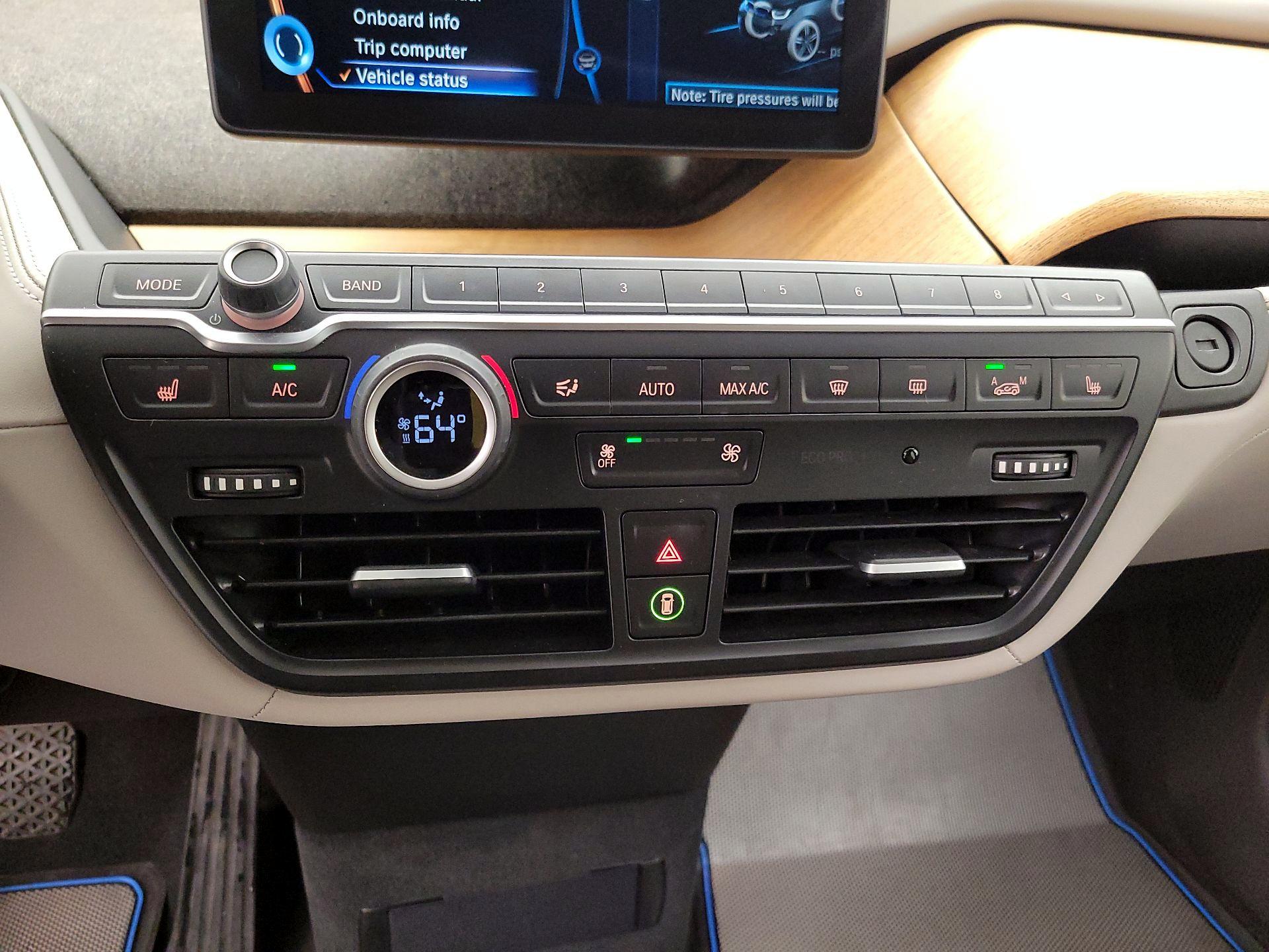 Thumbnail: 2015 BMW i3 - 17