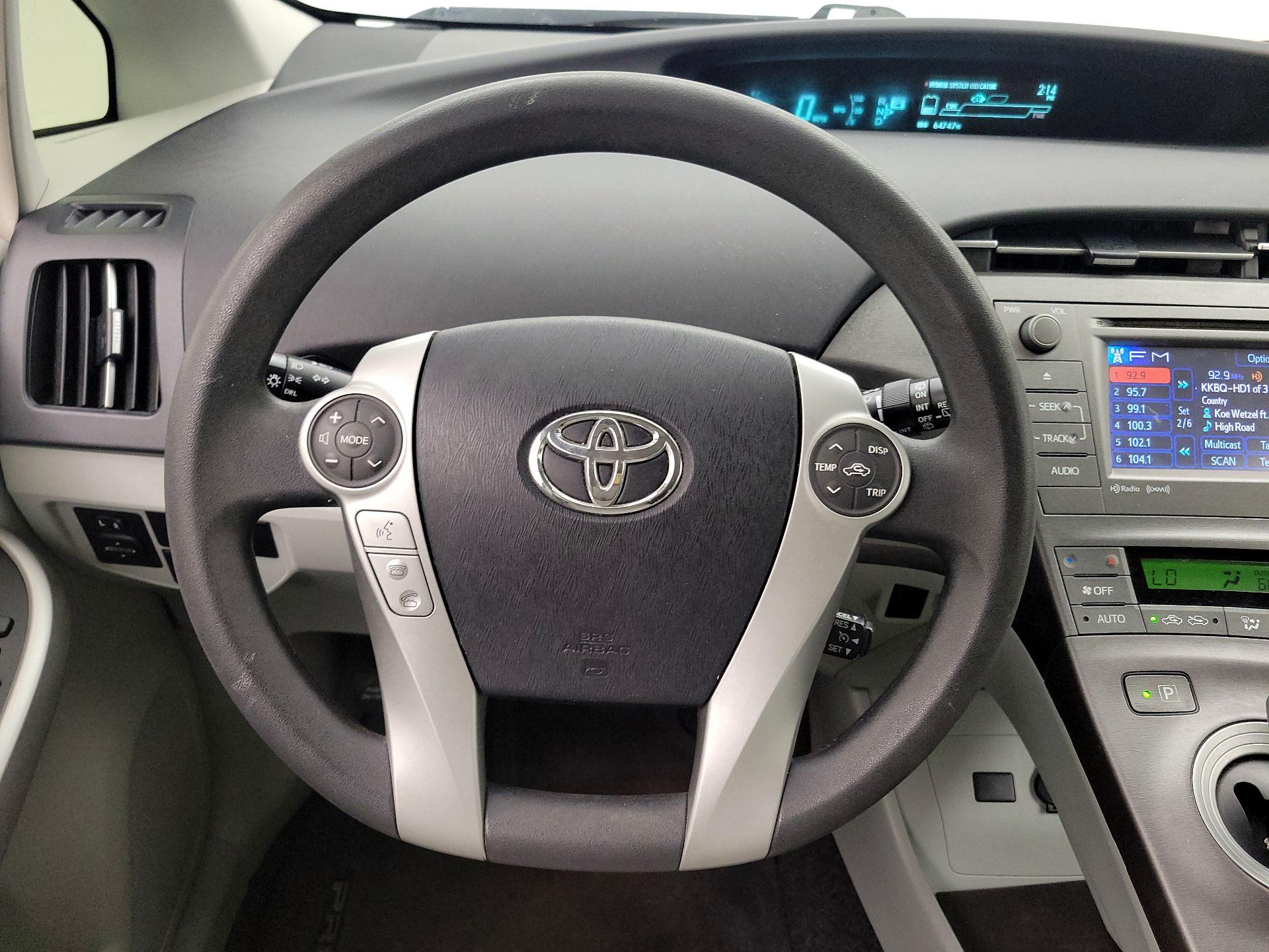 Thumbnail: 2015 Toyota Prius - 10