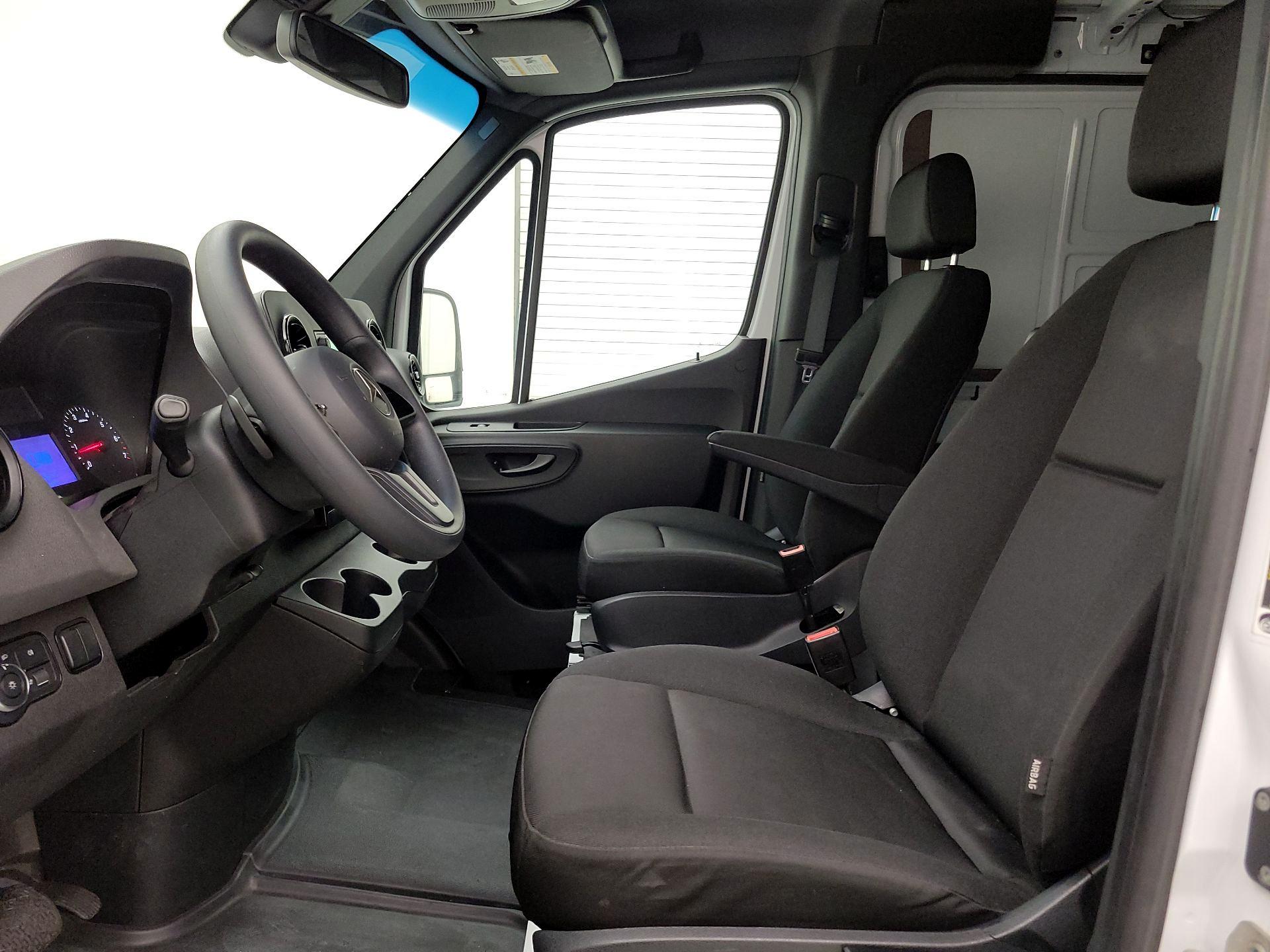 Thumbnail: 2021 Mercedes-Benz Sprinter - 11
