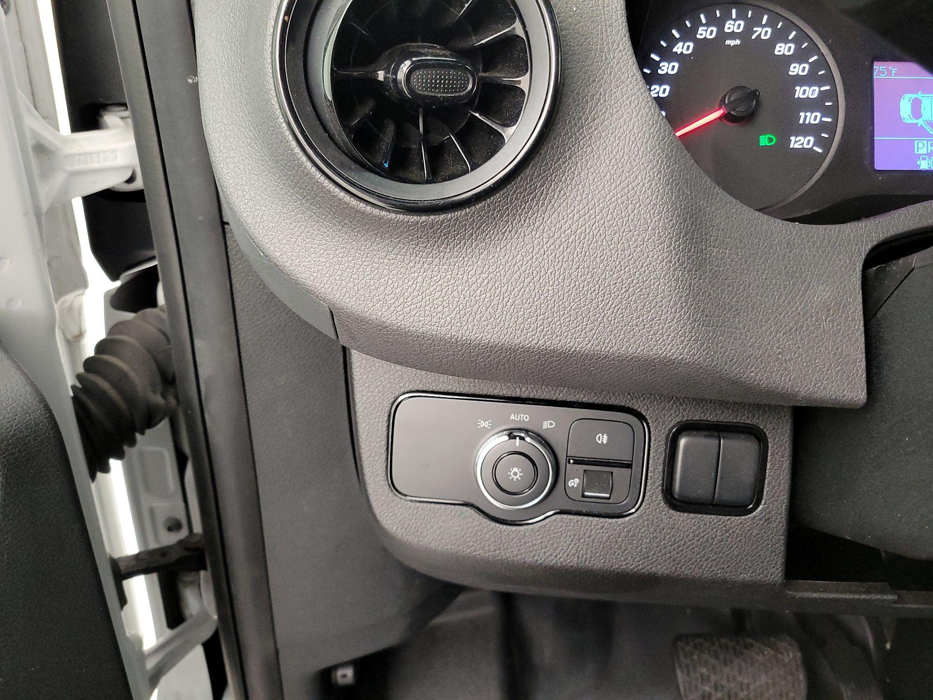 Thumbnail: 2021 Mercedes-Benz Sprinter - 13