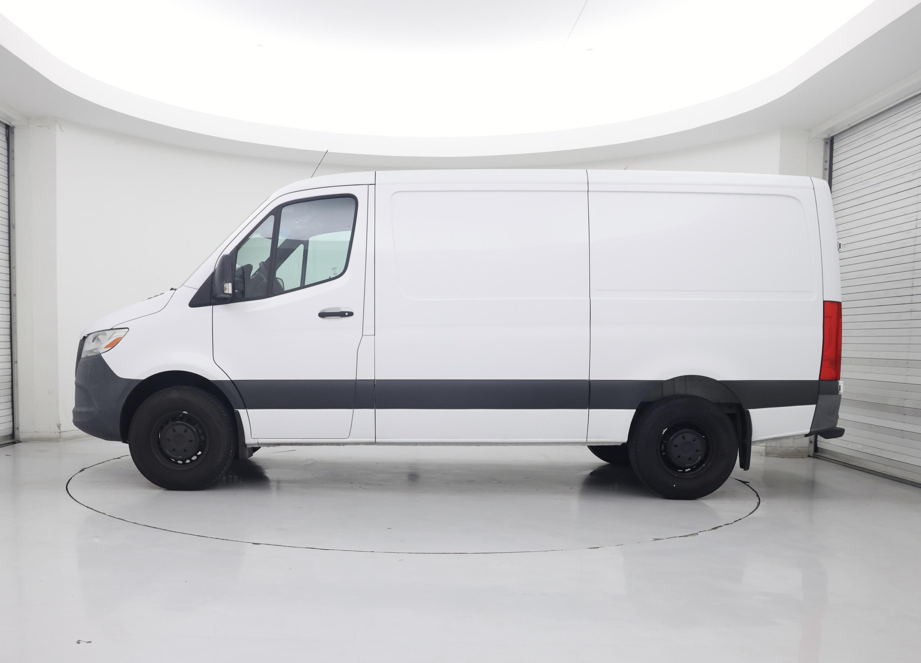 Thumbnail: 2021 Mercedes-Benz Sprinter - 3
