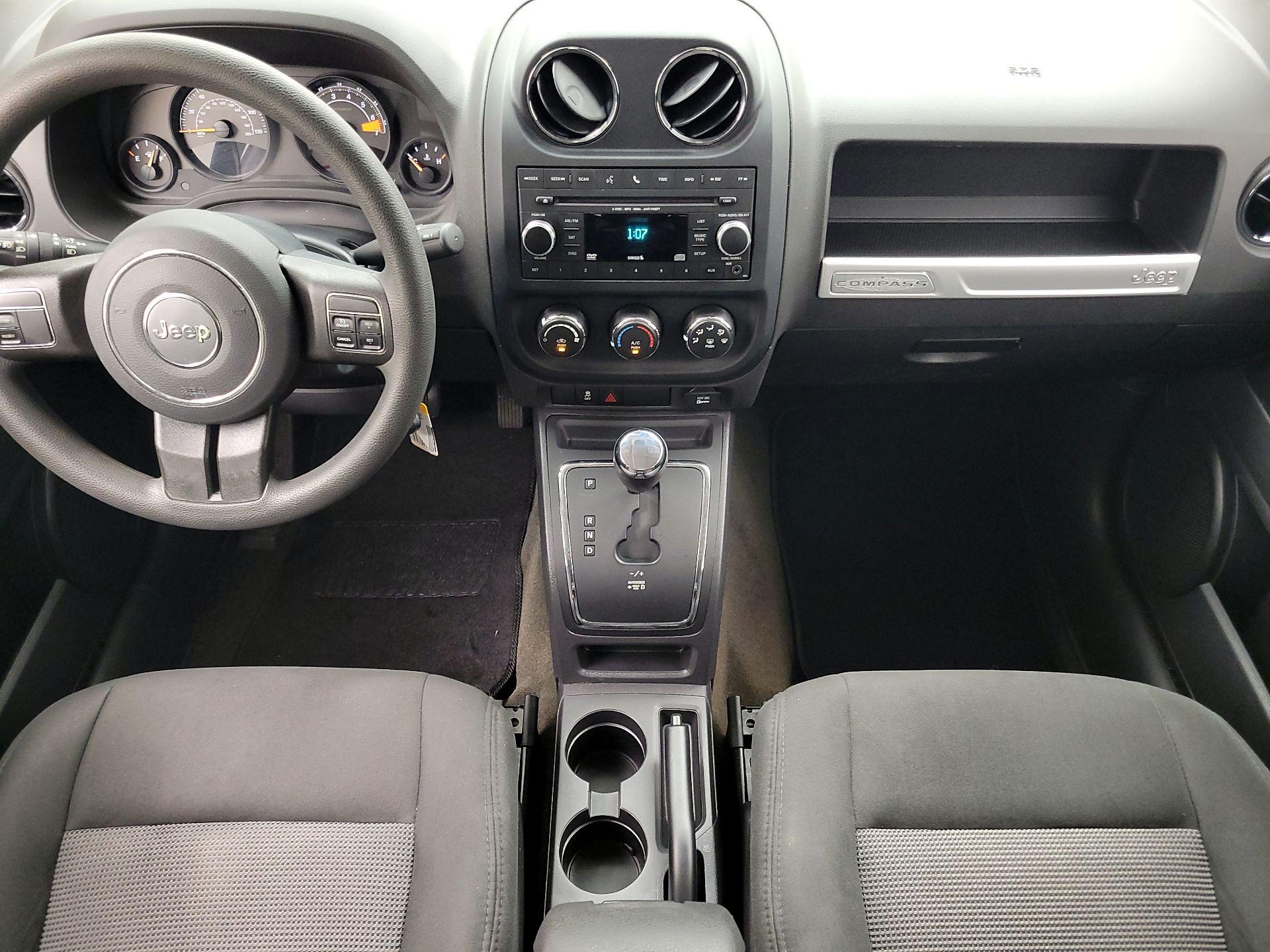 Thumbnail: 2016 Jeep Compass - 9