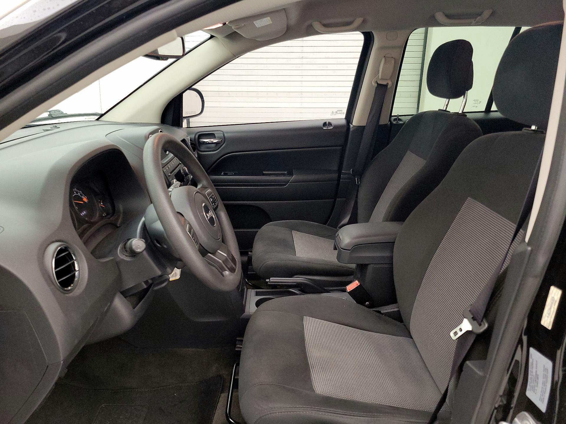 Thumbnail: 2016 Jeep Compass - 11