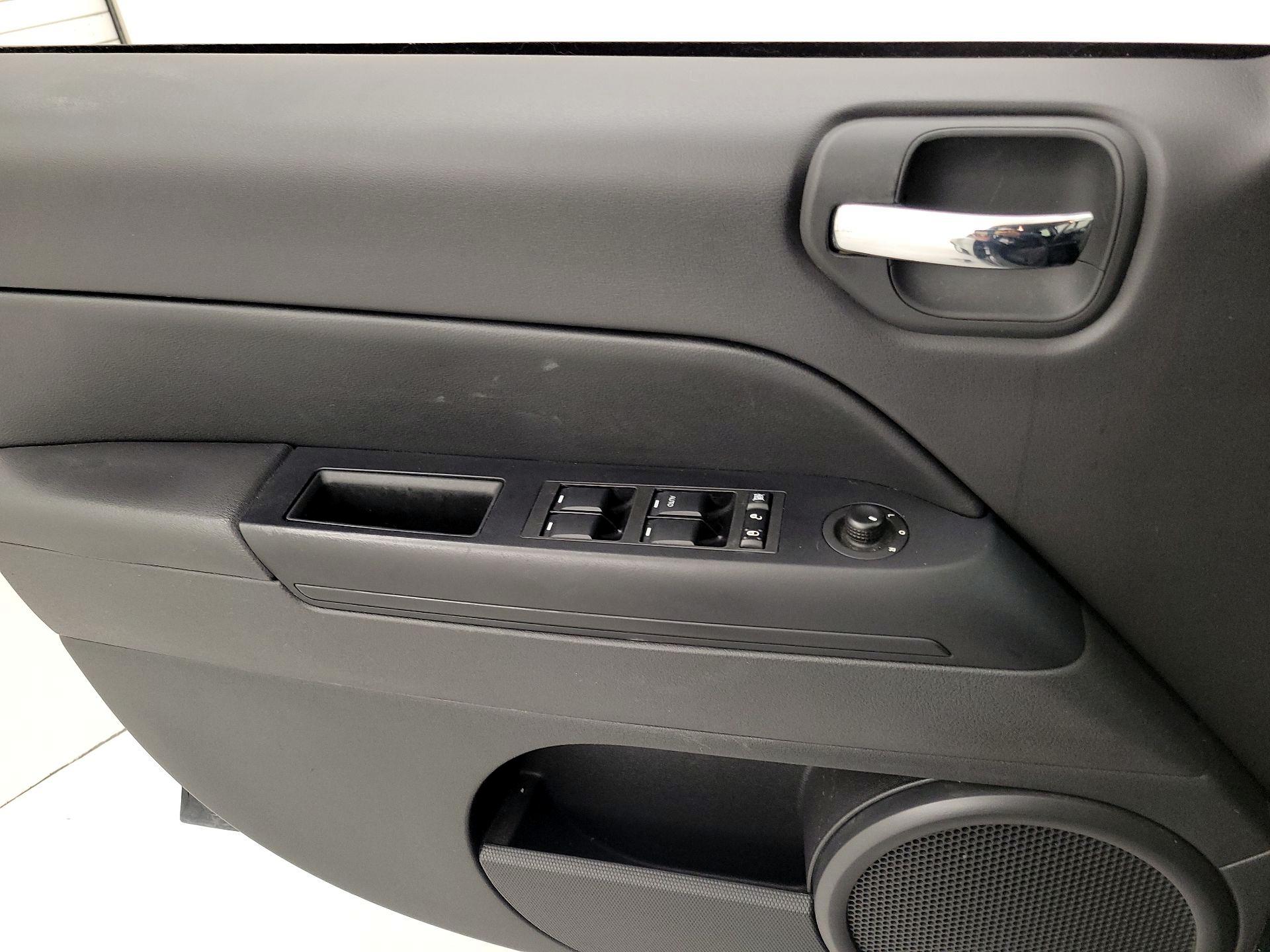 Thumbnail: 2016 Jeep Compass - 12